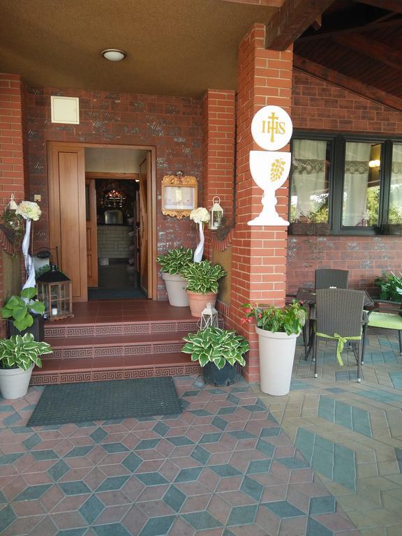 Hotel Rypsowka Nowy Sącz エクステリア 写真