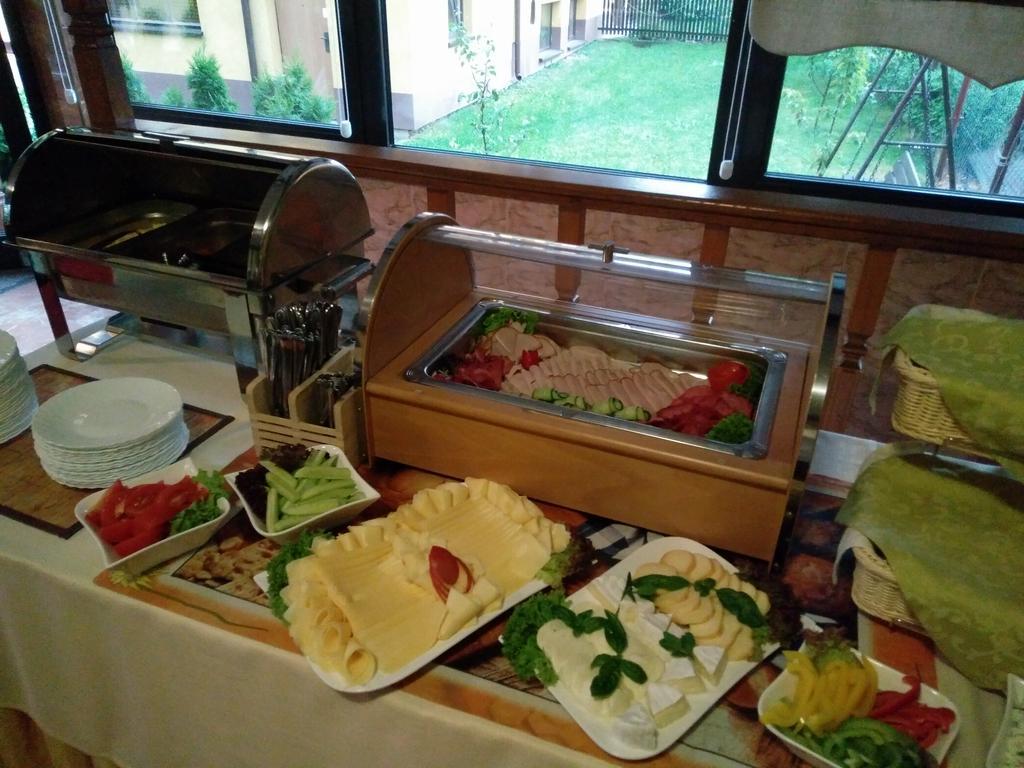 Hotel Rypsowka Nowy Sącz エクステリア 写真