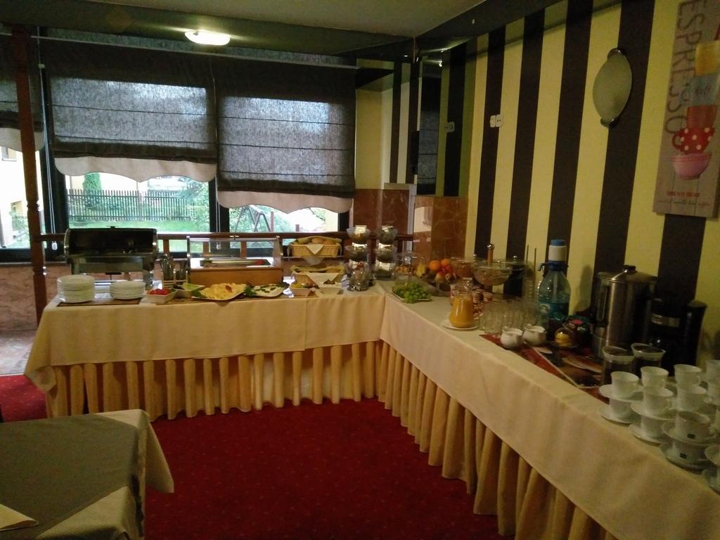 Hotel Rypsowka Nowy Sącz エクステリア 写真