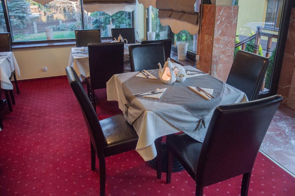 Hotel Rypsowka Nowy Sącz エクステリア 写真
