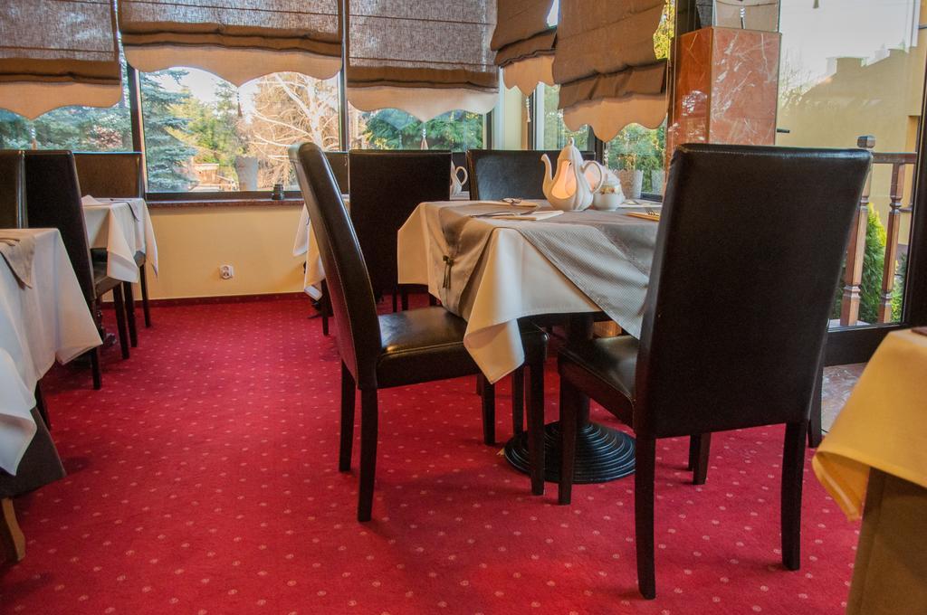 Hotel Rypsowka Nowy Sącz エクステリア 写真
